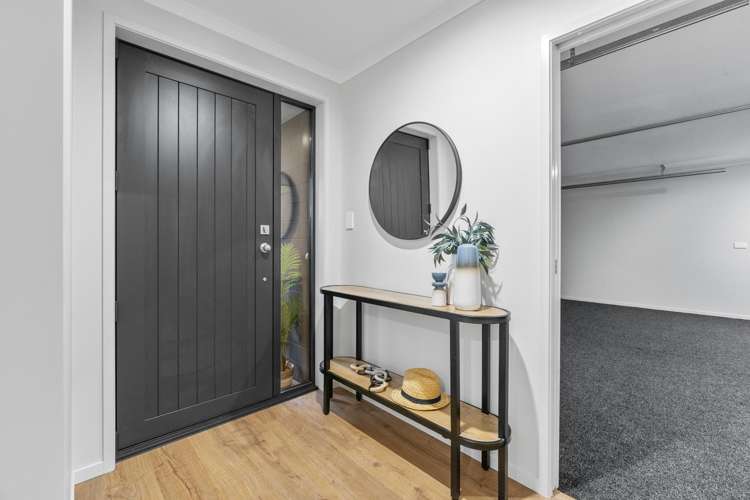 4 Muddle Lane Pyes Pa_13