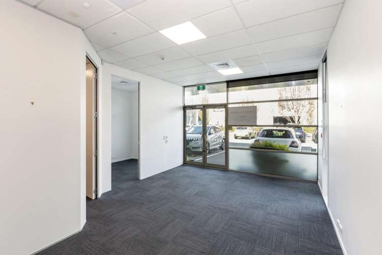 B3, 92  Russley Road Russley_19