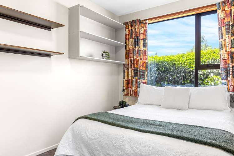 11a Woodstock Place Russley_13