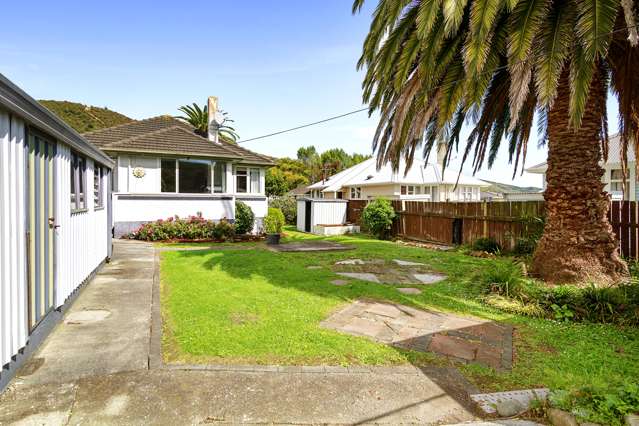 65 Strand Crescent Naenae_3