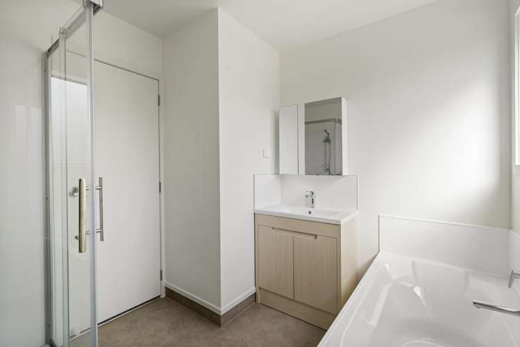 3/75 McAnnalley Street Manurewa East_13