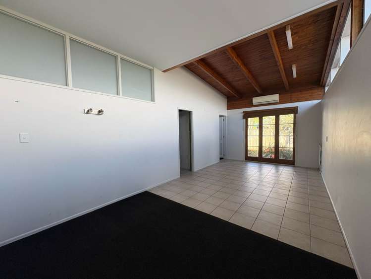 16 Sorrel Crescent Bucklands Beach_9