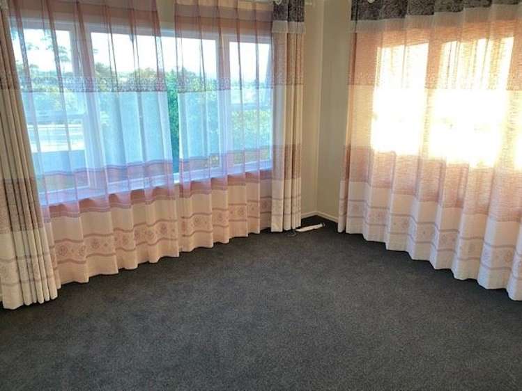 206 Edmonton Road Te Atatu South_11