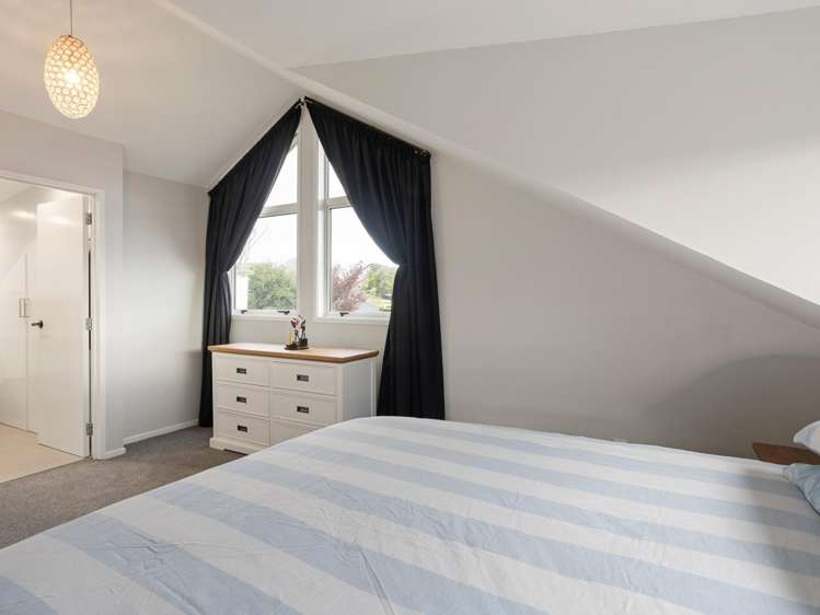 2 Brookbank Place Glenview_13