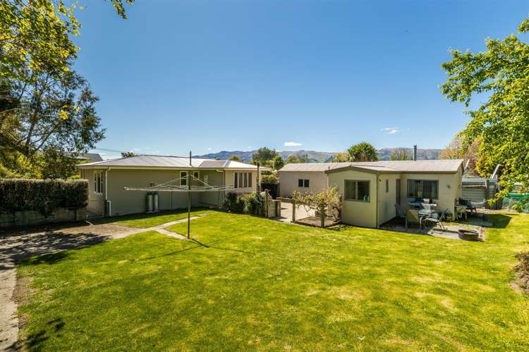 16 Reid Avenue Luggate_20