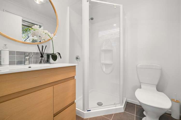 9 Louvain Place Greenhithe_10