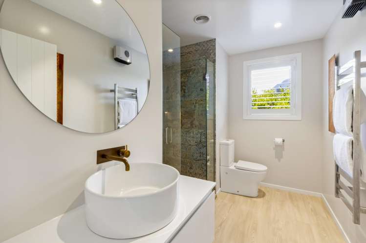 8 Soudley Court Jacks Point_11