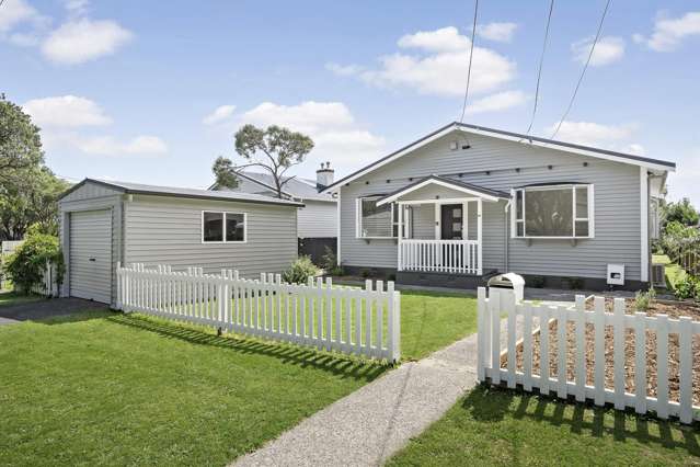 Renovated Cottage on Large Sunny Section