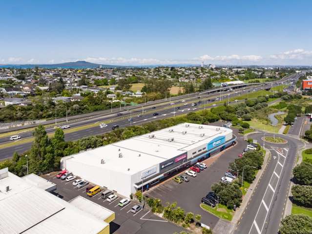 Units A, B, C & E, 7-19 Croftfield Lane Wairau Valley_4