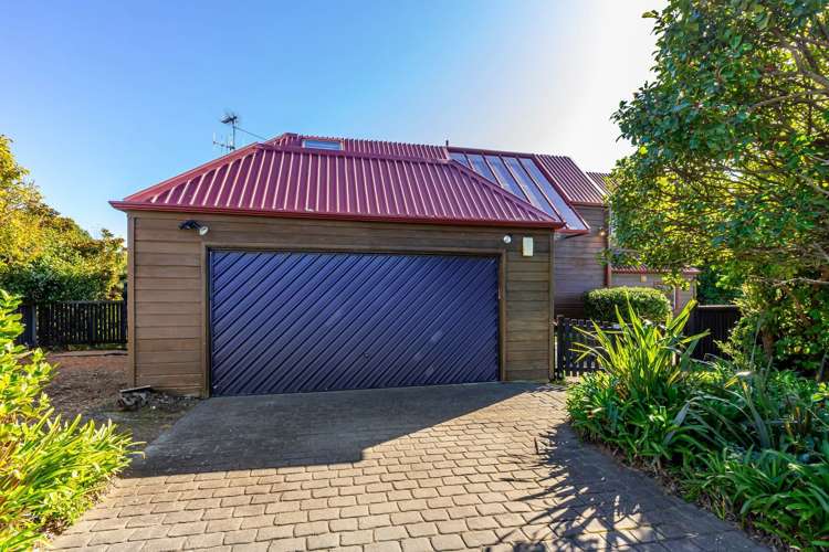 16 James Cook Drive Whitby_16