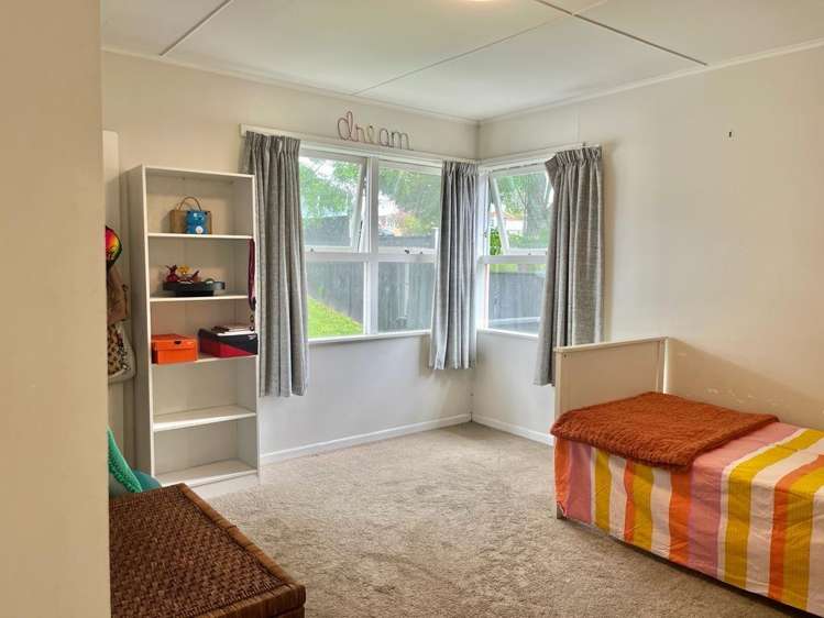 1 Christina Ave Te Atatu South_14