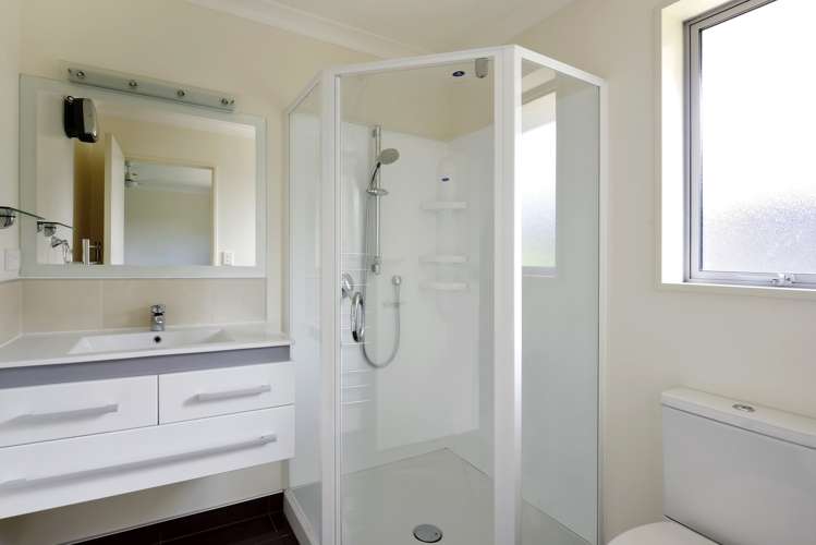 2 Cambria Gardens The Wood_17