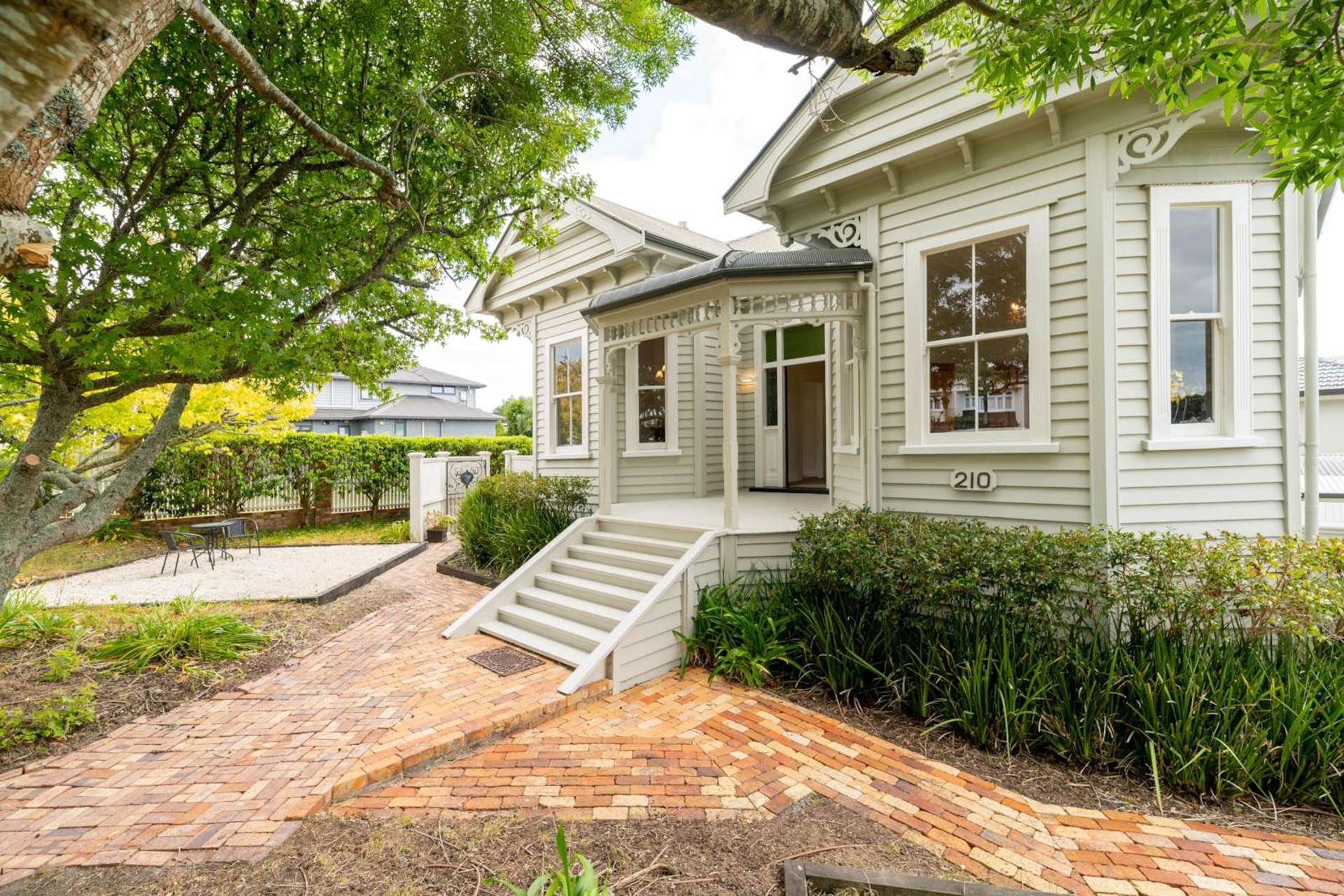 210 Carrington Road Mount Albert_0