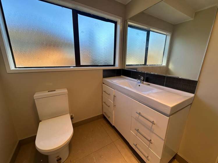 11 Muirfield Street Wattle Downs_13