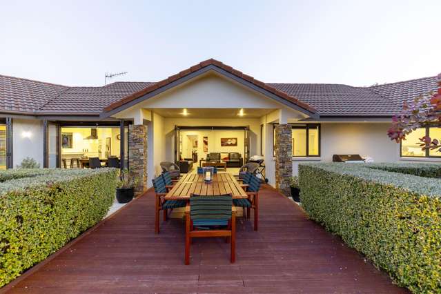 Private Sanctuary in Magnificent Gardens