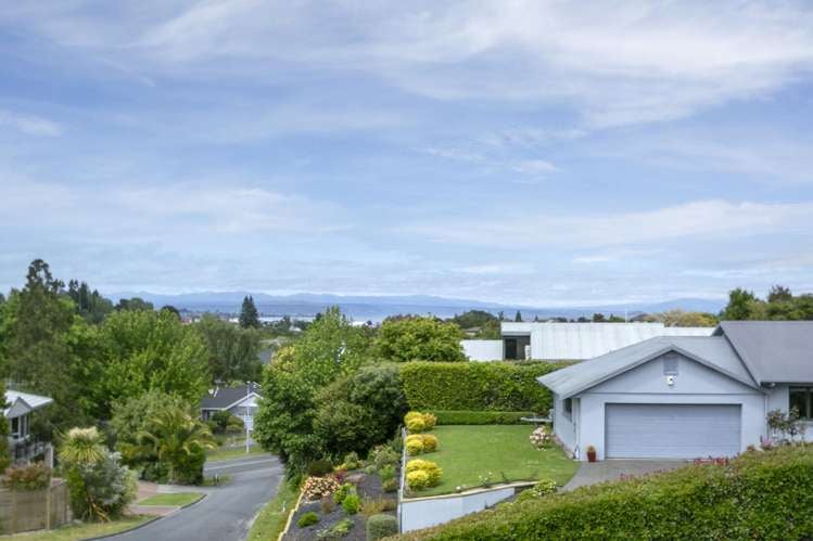 3 Julies Way Rangatira Park_10