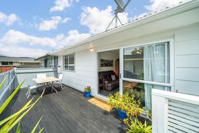 32A Hartford Crescent Totara Park_2