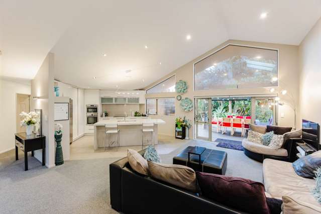 18 Oakford Park Crescent Greenhithe_2