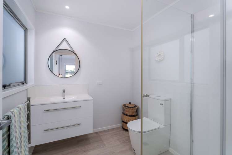 127 The Fairway Matarangi_17