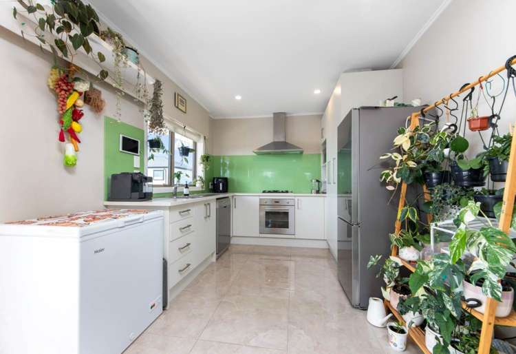 4237 Great North Road_0