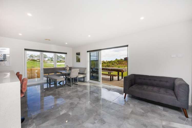 37 Vaucluse Heights Fitzherbert_5