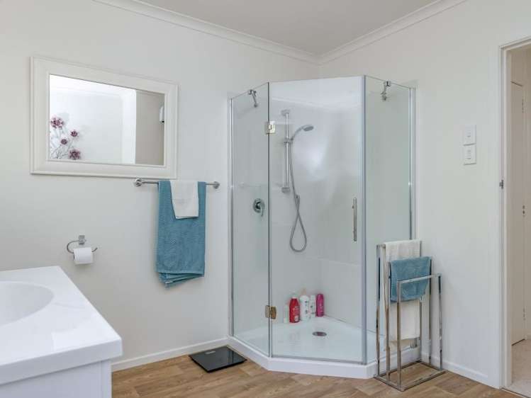 6 Deller Grove Silverstream_16