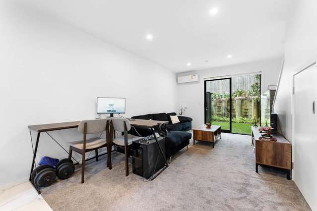 5/102 Millbrook Road Henderson_4