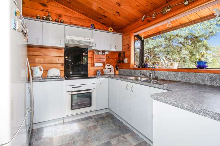 39 Fitzherbert Avenue West Harbour_2