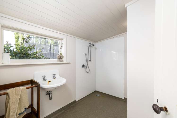 357 Hook School Road Makikihi_12