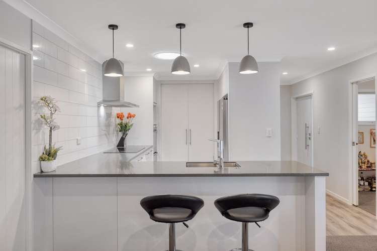 19 Puhirake Crescent Pyes Pa_28