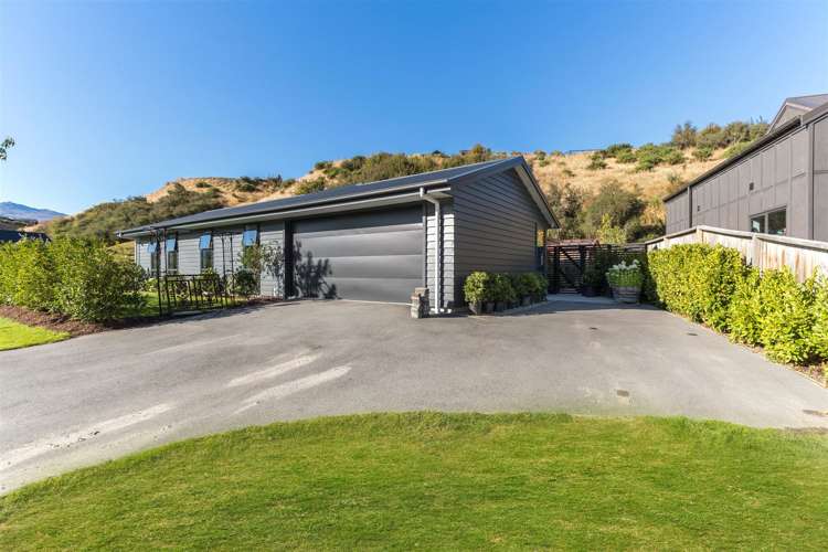 17 Sandford Terrace Lower Shotover_24