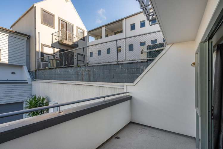 28/10 Ruru Street Eden Terrace_10