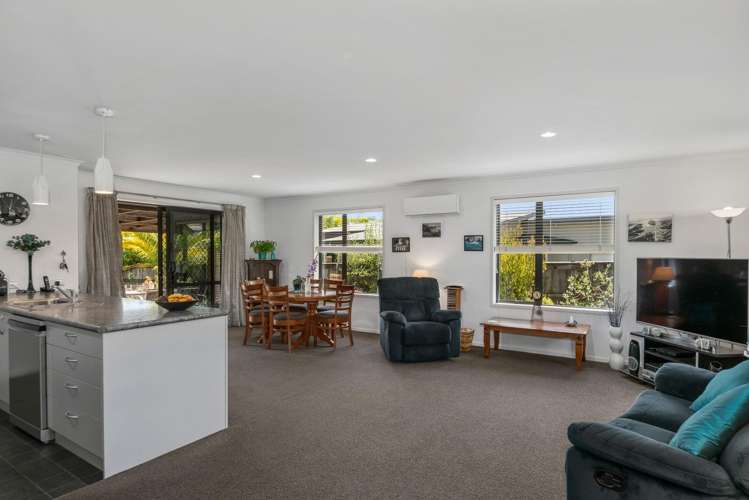 16 Weka Place 10728_8