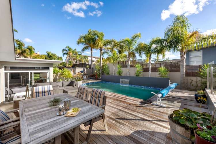 8 Intrepid Crescent Beachlands_24