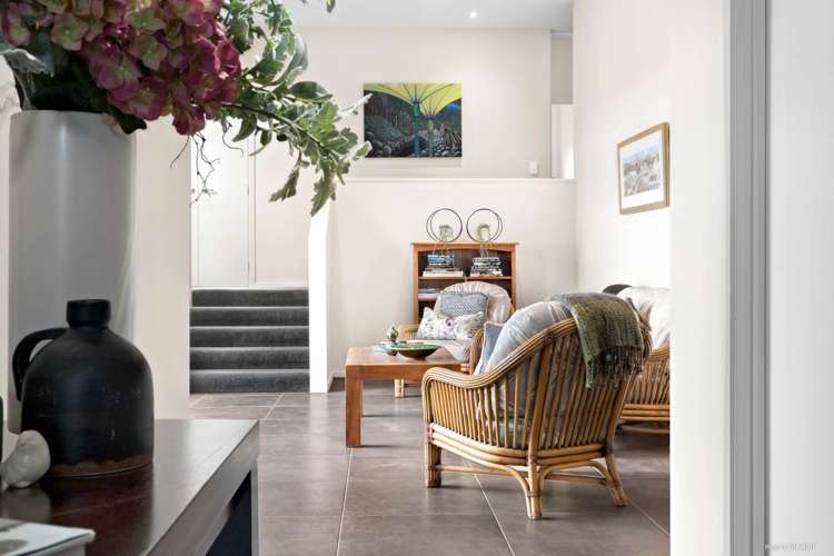 4 Lawrence Carter Drive Bombay_16