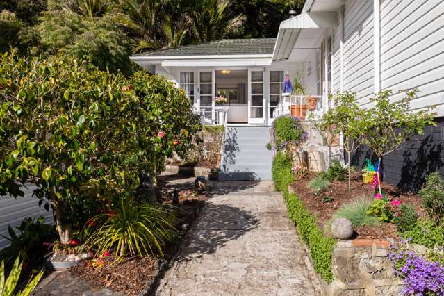 31 Valley Road Titirangi_1