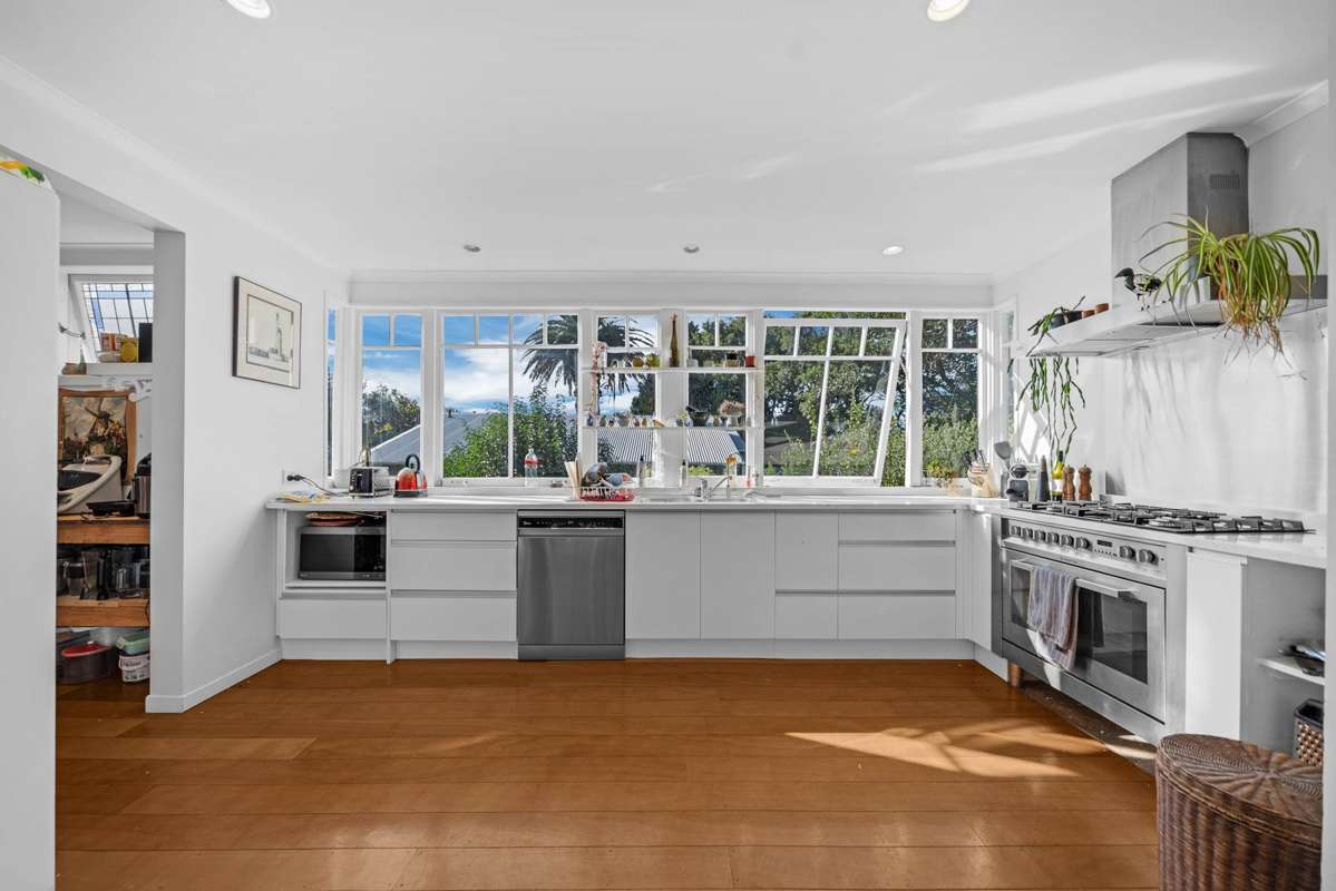 592 Mount Albert Road_2