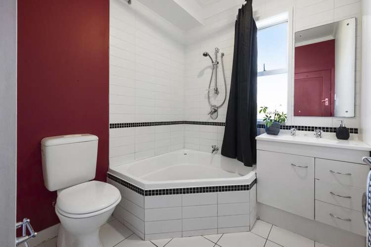 95 Riselaw Road Calton Hill_13