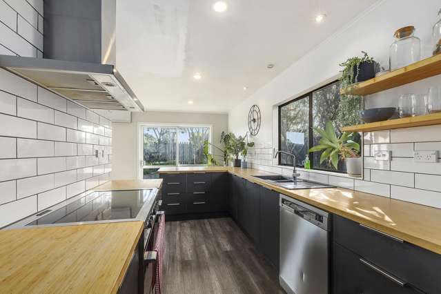 28 Arahanga Grove Maupuia_4