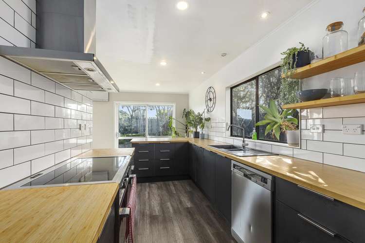 28 Arahanga Grove Maupuia_4