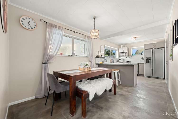 91 California Drive Totara Park_8