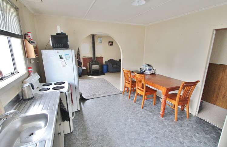 8 Lomond Avenue Tokoroa_6