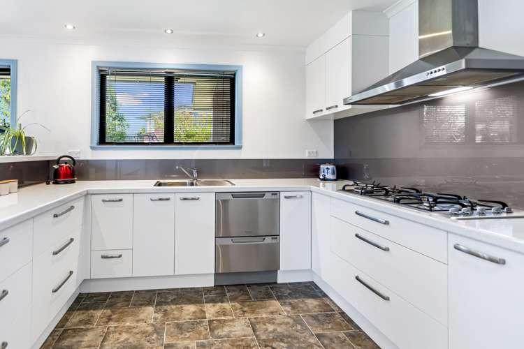 32 Porikapa Road Owhata_9