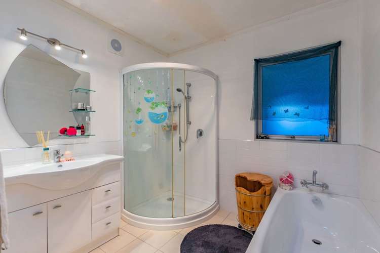 2/62 Taharoto Road Takapuna_10