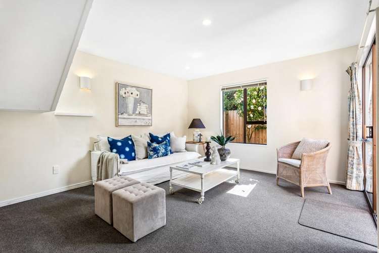 2/46 Brockworth Place Riccarton_4