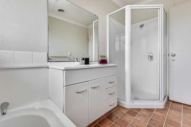 18 Glen Cree Avenue Rototuna_14