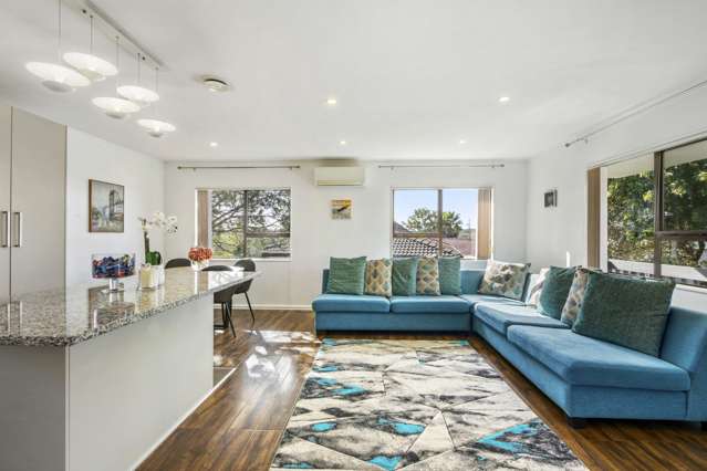 2/16 Caribbean Drive Unsworth Heights_1