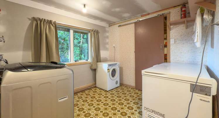 1586 Port Charles Road Port Charles_12