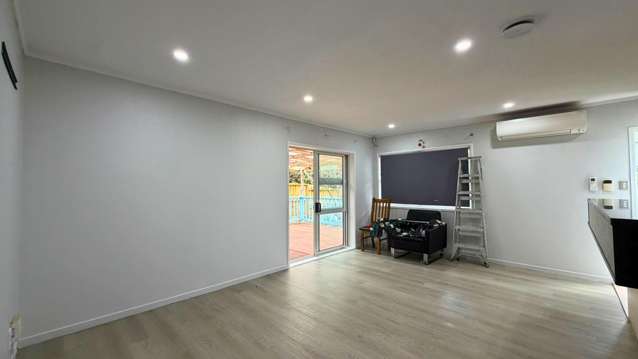 2/55 Ennis Avenue Pakuranga Heights_2