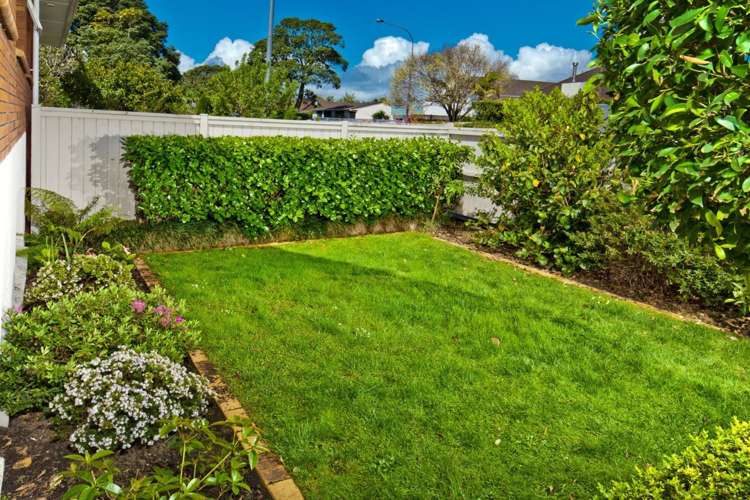 2/49 Kitchener Road Milford_20